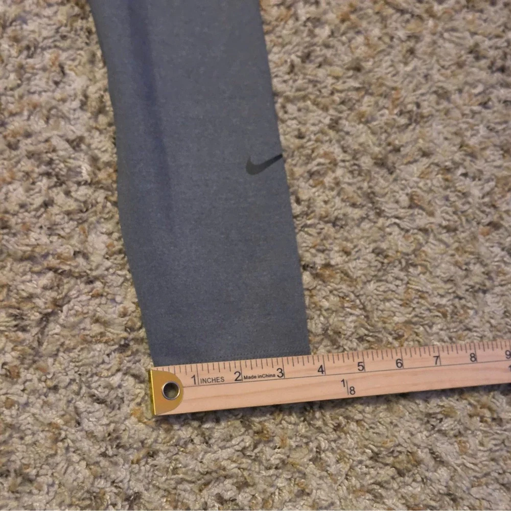 Nike Therma Fit Skinny Leggings Women's Size Small Gray